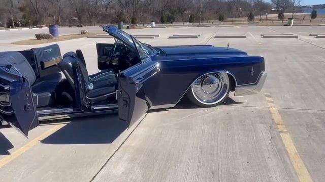 lincoln continental Focal audio set up #brandedcustoms смотреть онлайн