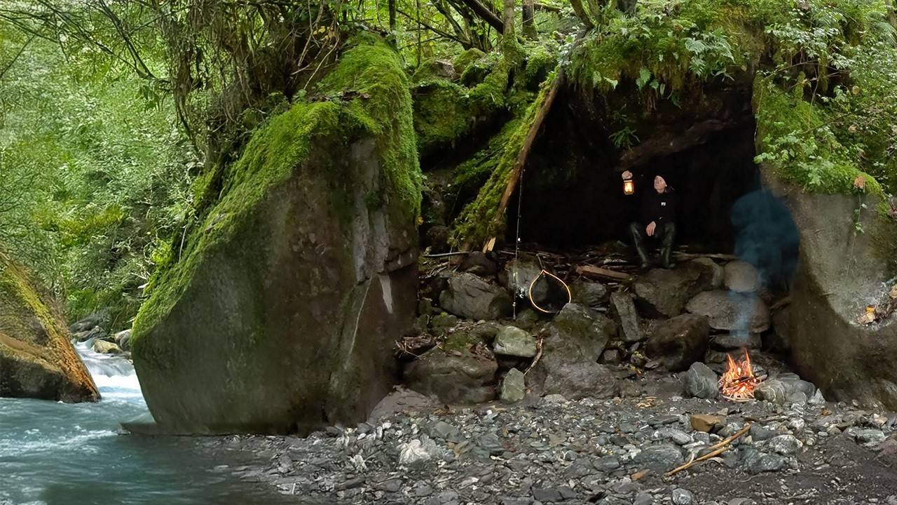 2 дня ОДИНОЧНАЯ вылазка в лес | ПОЙМАЙ И ПРИГОТОВЬ в My Survival Shelter смотреть онлайн