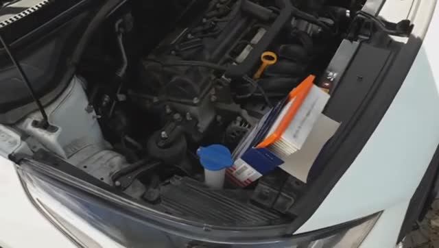 Замена воздушного фильтра Hyundai Solaris и Kia Rio