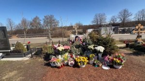 ПЁТР ЧЕРНЫШЁВ ЗАВАЛИЛ МОГИЛУ АНАСТАСИИ ЗАВОРОТНЮК ЦВЕТАМИ !!! ТРОЕКУРОВСКОЕ 3 АПРЕЛЯ 2025