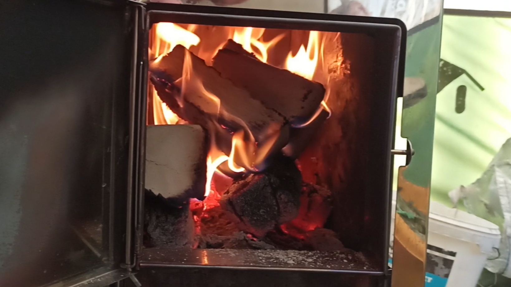 Мобиба.М8П4.Как я печь топлю. смотреть онлайн