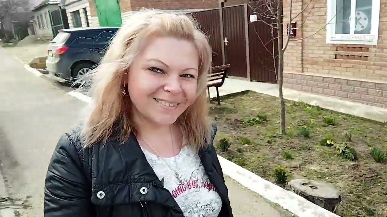 Мы родились в Сибири/выгуливаем бабушку смотреть онлайн