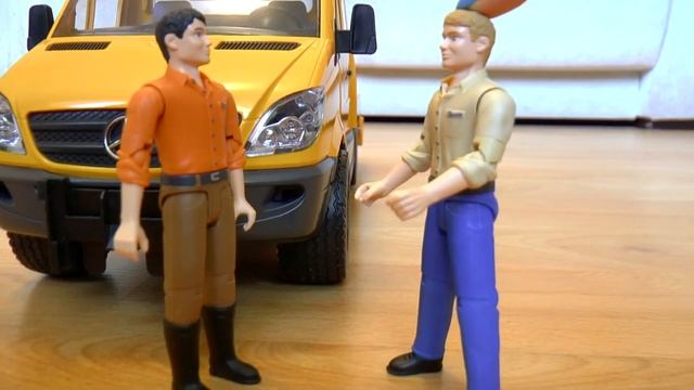 Внедорожники и мотоциклы на парковке - для детей смотреть онлайн