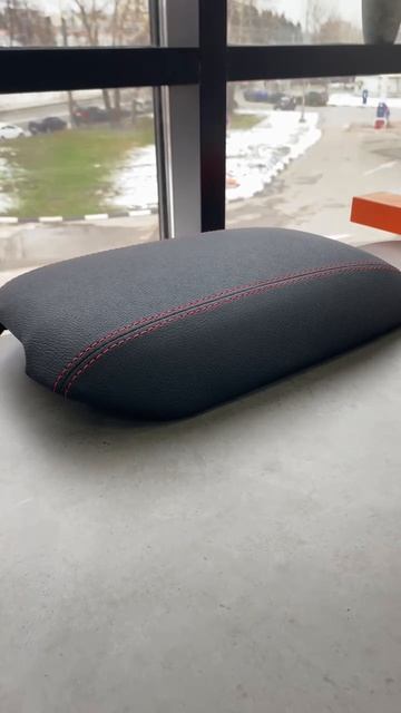 Kia Sorento 2. Перетяжка подлокотника смотреть онлайн