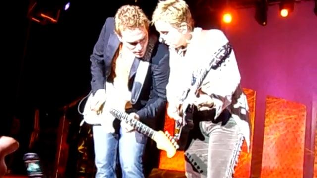 Melissa, Mark and Philip - cool! смотреть онлайн