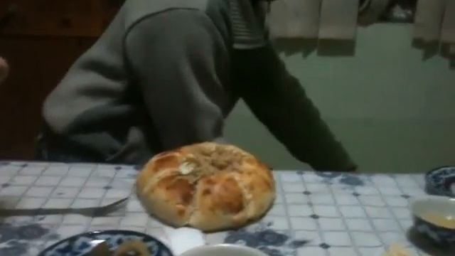 Stuffing lepeshka with plov - Ferghana смотреть онлайн