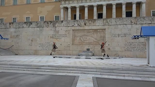 Могила неизвестного солдата в Афинах смотреть онлайн