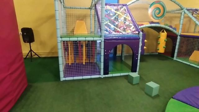 Пол это лава в развлекательном центре PlayKort смотреть онлайн