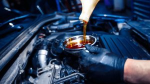 Эксперт рассказал имеет ли масло для двигателя срок годности