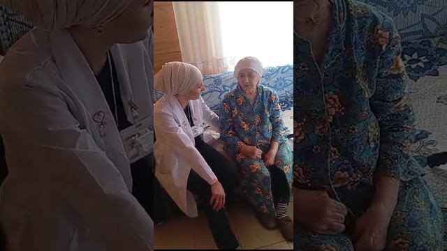 Әтнәдән тыл ветеранының сәламәтлеген өенә килеп тикшерделәр