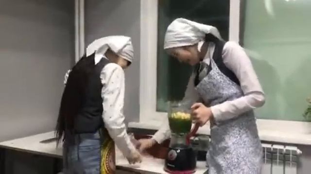 Вика, Ахмиада 7 класс смотреть онлайн