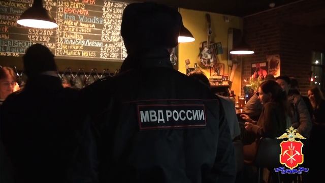 В Кемерове и Новокузнецке полицейские провели рейды по выявлению нарушений правил продажи алкоголя смотреть онлайн