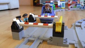 Машинки и полицейский поезд - для детей