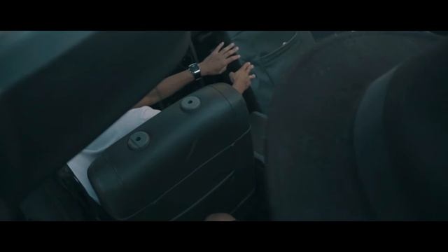 DONN7 - Ultima Forma part. Chris (Prod. Suarez) [Official Video] смотреть онлайн