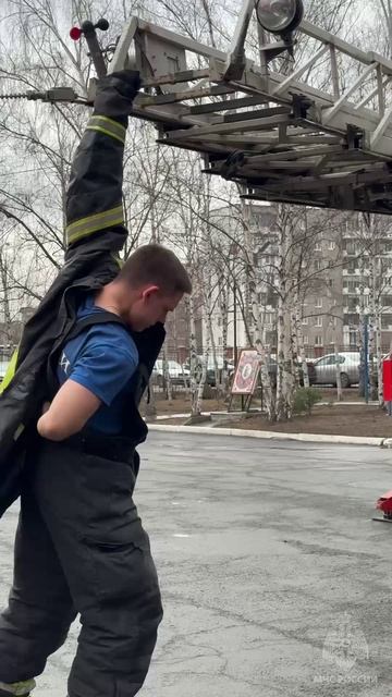 Пожарная лестница отмечает 259 лет на службе пожарной охраны смотреть онлайн