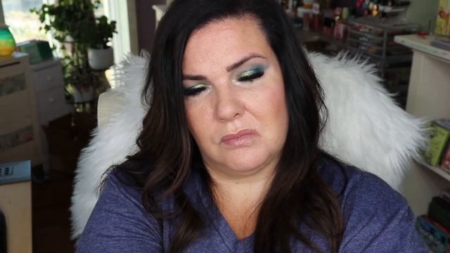 A Trip Through My Trash | Mostly Skincare and Haircare смотреть онлайн