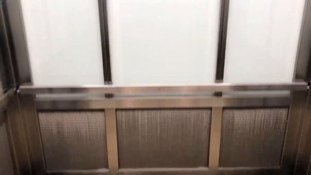 Fancy Dover Traction Elevators @ Four Parkway North - Deerfield, IL смотреть онлайн