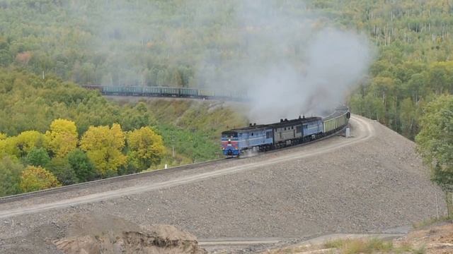 Тепловоз 3ТЭ10У-0077/0037 на перегоне Пивань - Кумтэ. смотреть онлайн