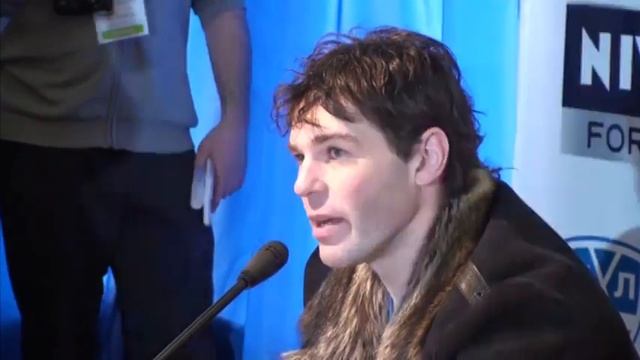 На Красной площади болельщиков грели только хоккеем смотреть онлайн