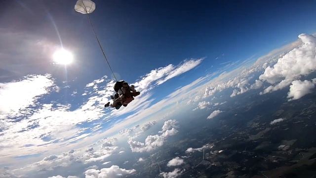 Tandem Skydiving! Cat from The Dalles, OR at Skydive Georgia! смотреть онлайн