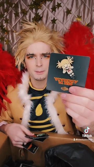 HAWKS HOT TOPIC UNBOXING. HAWKS BACKPACK?! смотреть онлайн