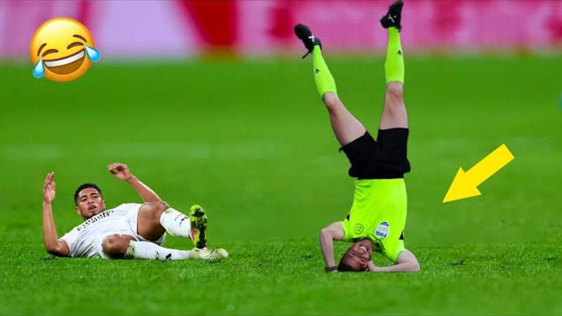 Смешные моменты в футболе смотреть онлайн