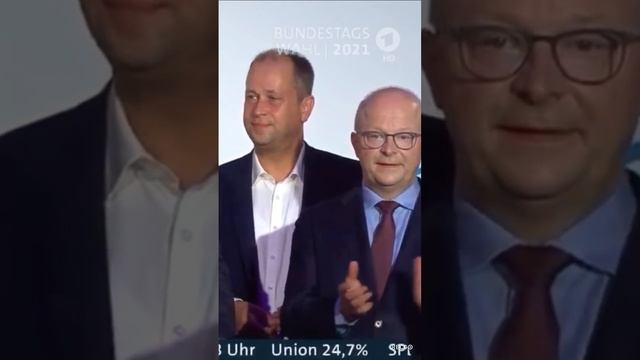 Everyone acts weird during Christian Lindner (FDP) Speech / Bundestagswahl 2021 Germany смотреть онлайн