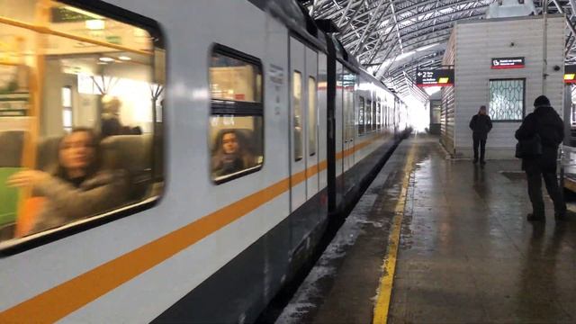 ЭП2Д-0143 ЦППК Перекраска Наше Подмосковье На станции Славянский бульвар смотреть онлайн