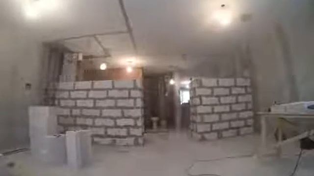 Мастера команды "Петришин-Строй" возводят стены смотреть онлайн