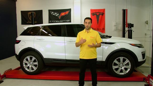 Inspecting a 2019 Land Rover Evoque (part 2) смотреть онлайн