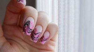Яркий дизайн ногтей со стемпингом и поталью (обычный лак)
