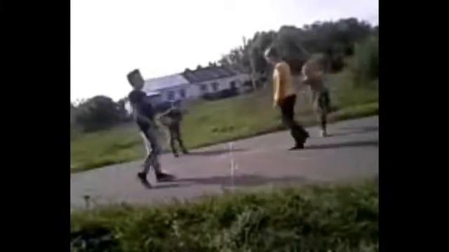 Играем в квадрат с друзьями. Ванек живи смотреть онлайн