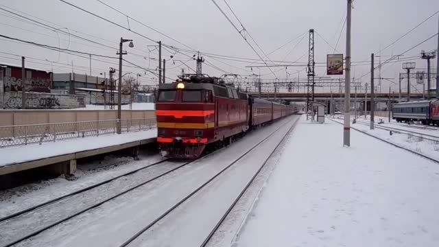 Электровоз ЧС2Т-1015 (ТЧЭ-8) со скорым фирм. поездом "Мегаполис" №019У Санкт-Петербург - Москва.