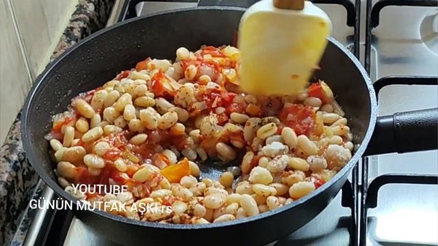 YEDİĞİNİZDE BEN KURU FASULYEYİ DAHA ÖNCE NEDEN BU ŞEKİLDE PİŞİRMEDİM DİYECEĞİNİZ BİR TARİF🤤👌💯 смотреть онлайн