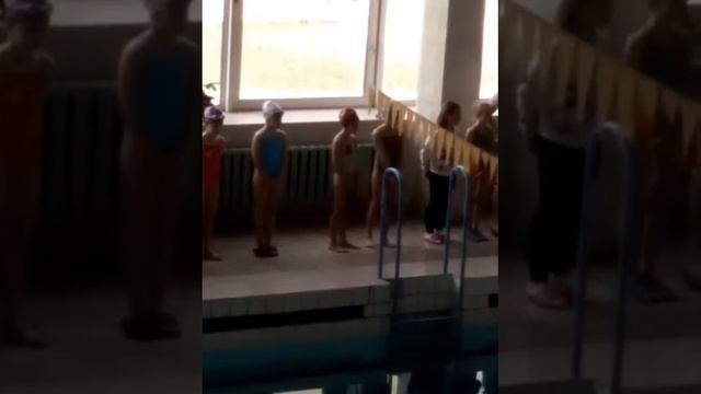 Награждение по плаванию на спине г.Пинск девочки 16апреля 2016г. смотреть онлайн