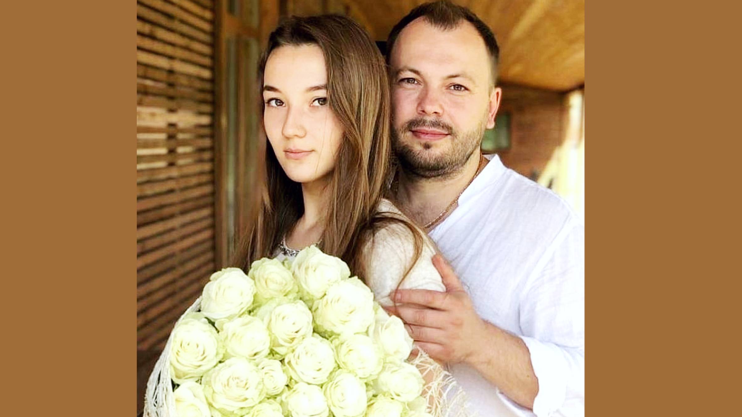 - Он предал жену! А эта - на 10 лет моложе! - в Сети активно обсуждают жизнь Ярослава Сумишевского смотреть онлайн