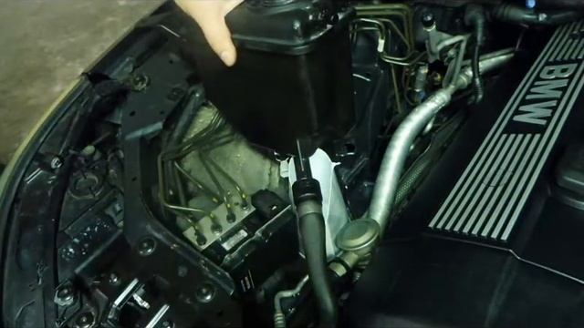 BMW, how to replace coolant expansion tank, reservoir. смотреть онлайн
