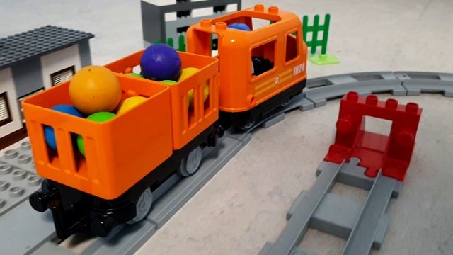 История о машинках и поездах - для детей смотреть онлайн