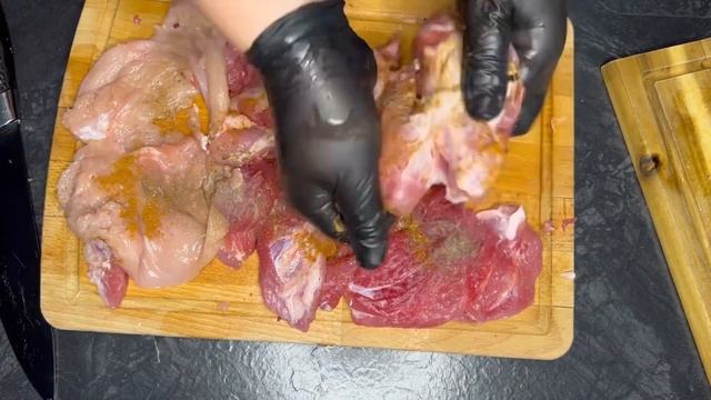 Мясной рулет. Закуска к праздничному столу. смотреть онлайн