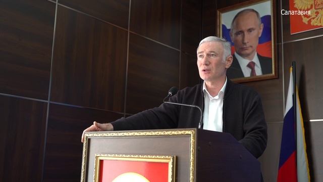 XLI-я сессия Собрания депутатов МР "Казбековский район" VII- созыва смотреть онлайн