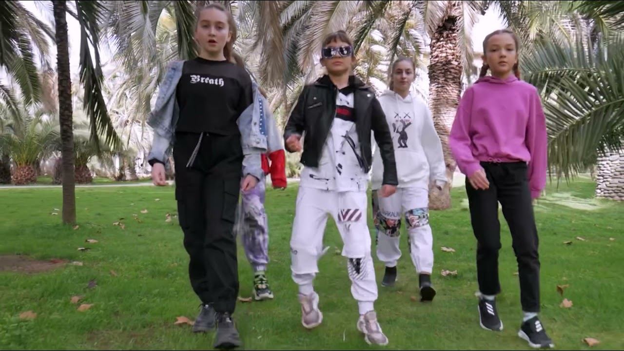 Певица ДЖЕНИФЕР с премьерой клипа «ТАНЦУЙ ХИП-ХОП В ТИКТОК»