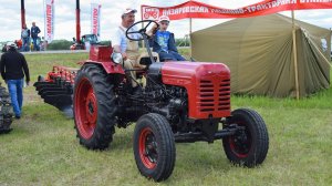 Трактор ДТ-20. Запуск и показательные покатушки.
