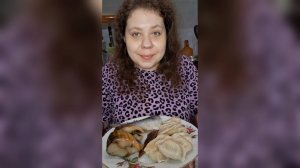 Я ВЫПОЛЗЛА К ВАМ СКВОЗЬ БУРИ МАГНИТНЫЕ, СКУМБРИИ ПОЖРАТЬ/МУКБАНГ СКУМБРИЯ, ВАРЕНИКИ С 🥔