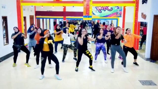 MOREART Ft IHI/TIKTOK VIRAL/hip Hop/zumba/dancefitness/sanggar Asty/rumak