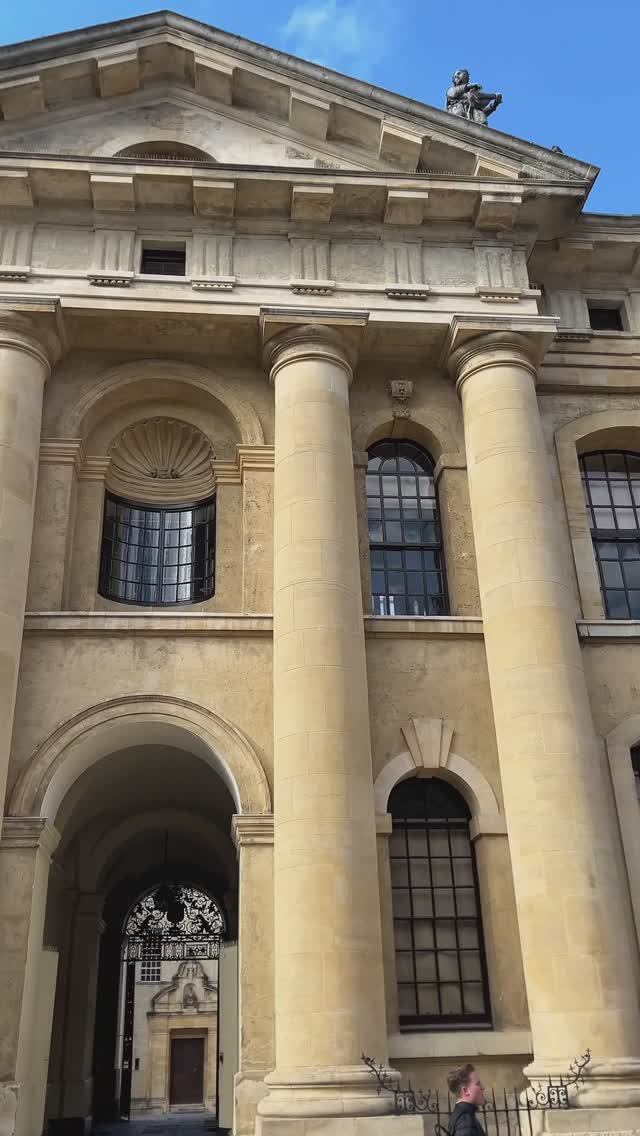 Тут обедали короли и снимали Хогвартс #оксфорд#местагаррипоттера#историяанглии смотреть онлайн