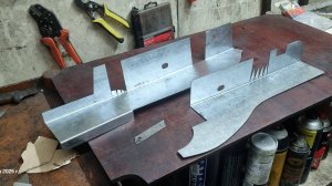 УАЗ Патриот защита подкапотки от грязи.