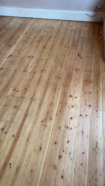 Floor sanding transformation pine with wood slivers & lacquer finish 🇬🇧❤️👍 смотреть онлайн