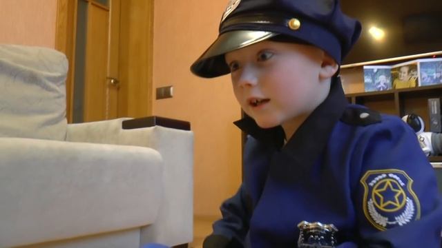 Полицейский обменивает машину на бананы - для детей смотреть онлайн