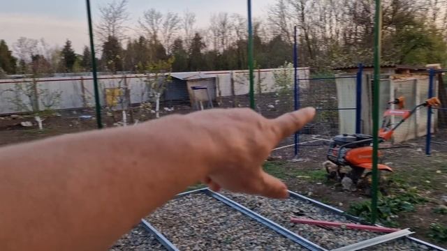 Апрель // Ударными темпами // Бетонирование и сварка смотреть онлайн
