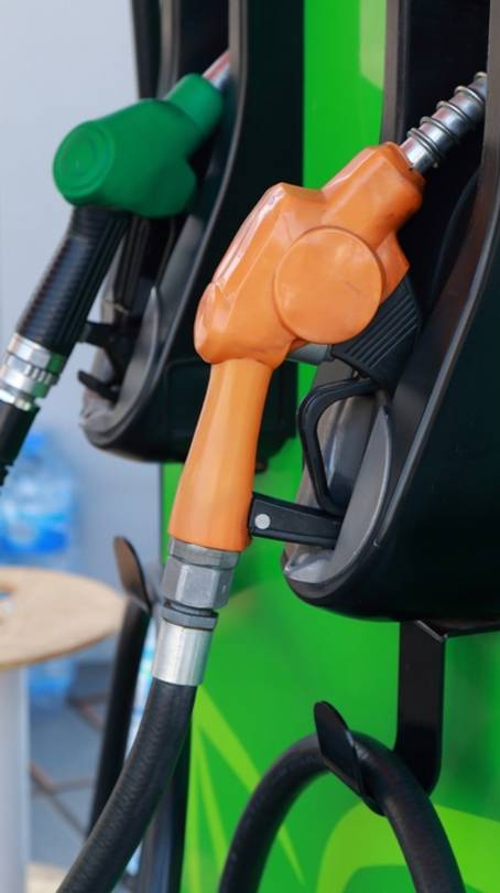 Кажется, что цены на бензин растут быстрее, чем вы доезжаете до следующей заправки? смотреть онлайн